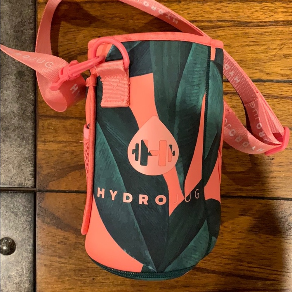 Hydrojug sleeve